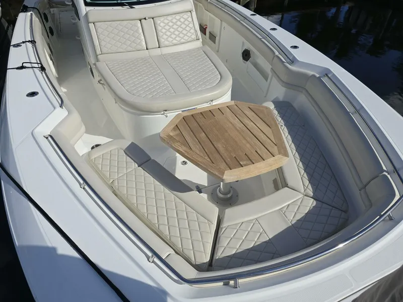 Slide: The Image of Boston Whaler 380 Outrage 2019 - 5032996