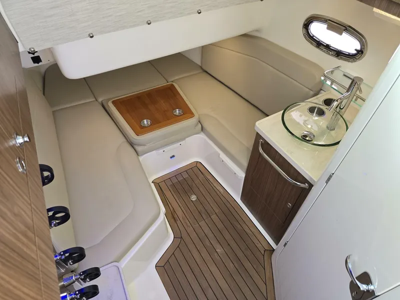 Slide: The Image of Boston Whaler 380 Outrage 2019 - 5032992