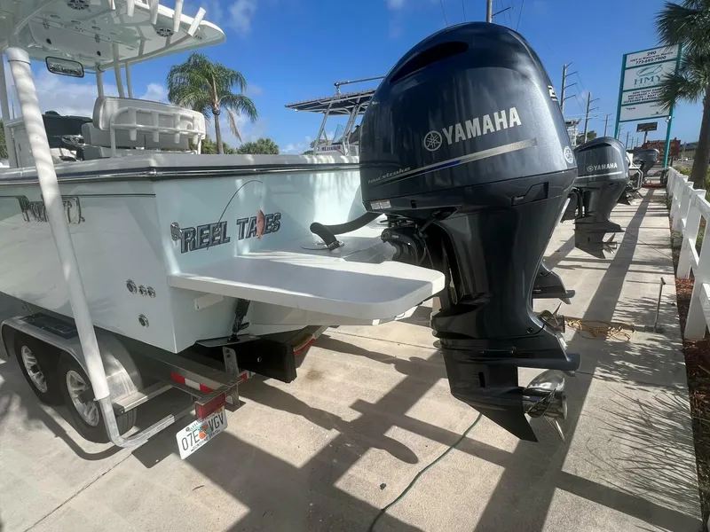 Slide: The Image of Parker 25 - Center Console 2022 25 Parker - 5180881