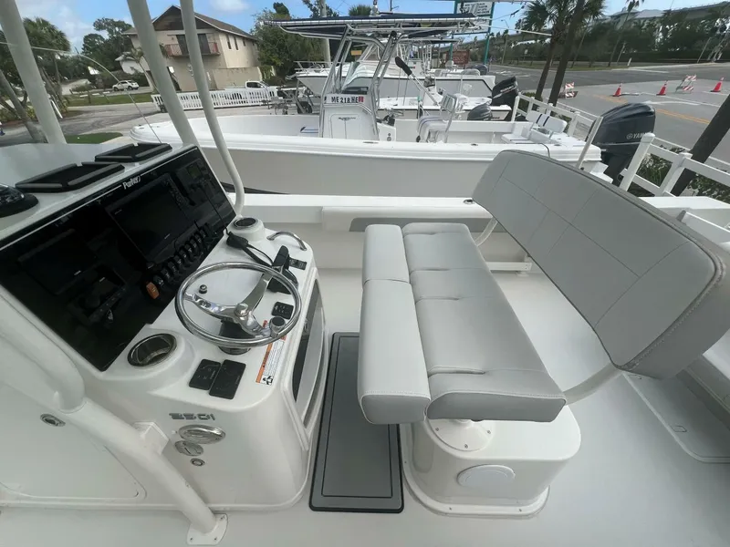Slide: The Image of Parker 25 - Center Console 2022 25 Parker - 5180886