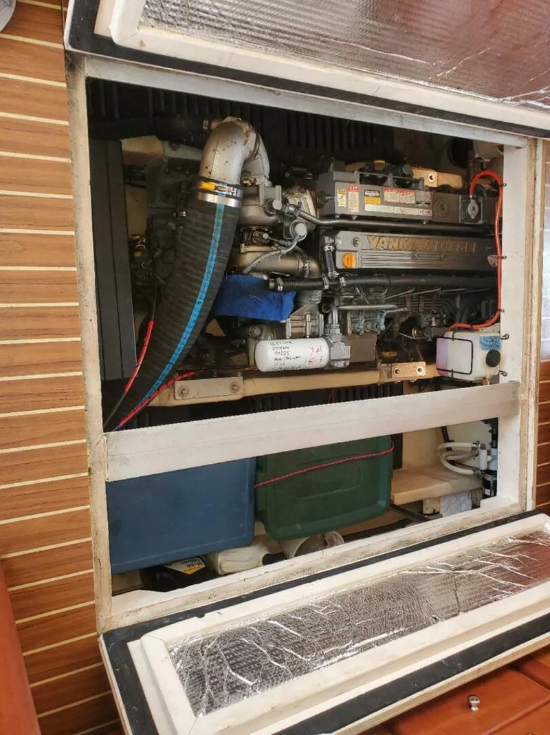 Slide: The Image of Mainship 400 Trawler 2007 - 5040339