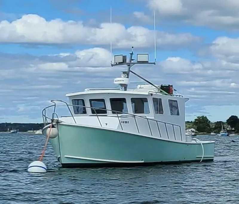 Slide: The Image of GAME CHANGER On Mooring - 5034054
