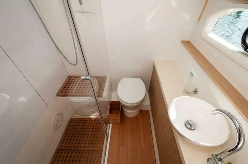 Slide: The Image of 2018 Aquila 44 Catamaran- VIP (Port) Head - 5034760