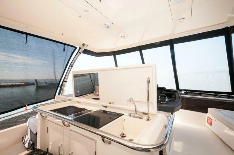 Slide: The Image of 2018 Aquila 44 Catamaran- Flybridge / grill  - 5034745