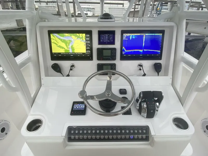 Slide: The Image of Invincible 36 2021 - 5034200