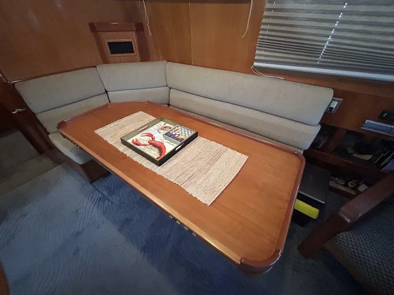 Slide: The Image of 43' Mikelson salon dinette - 5036942