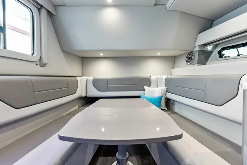 Slide: The Image of Formula 430 Super Sport Crossover 2022 - 5102450