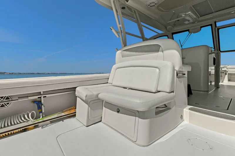 Slide: The Image of 2016 375 Grady-White Freedom - 5098701