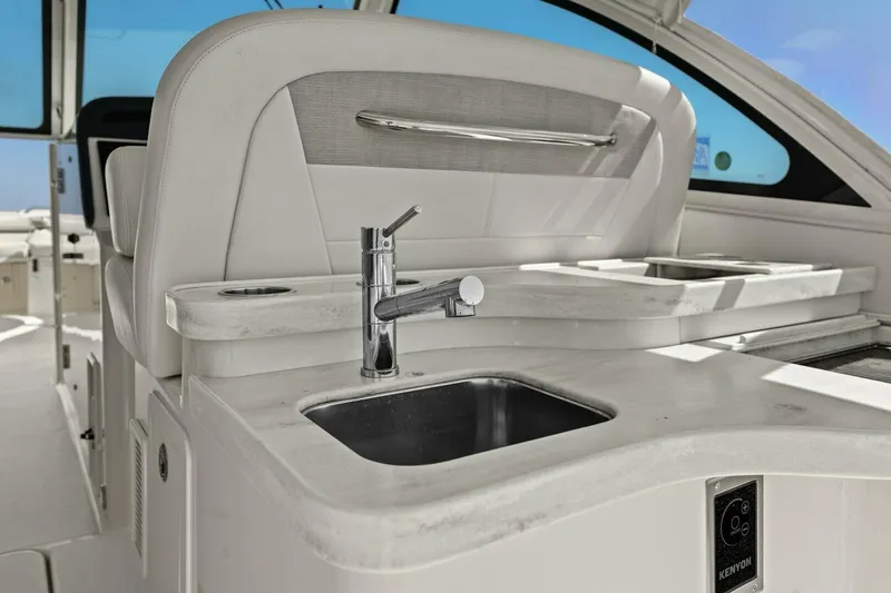 Slide: The Image of 2016 375 Grady-White Freedom - 5098766