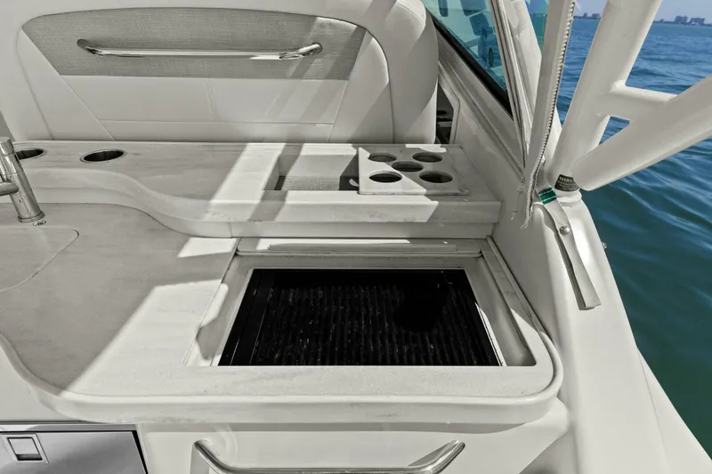 Slide: The Image of 2016 375 Grady-White Freedom - 5098765