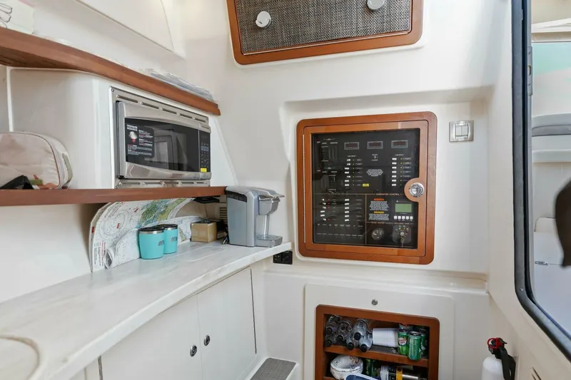 Slide: The Image of 2016 375 Grady-White Freedom - 5098864