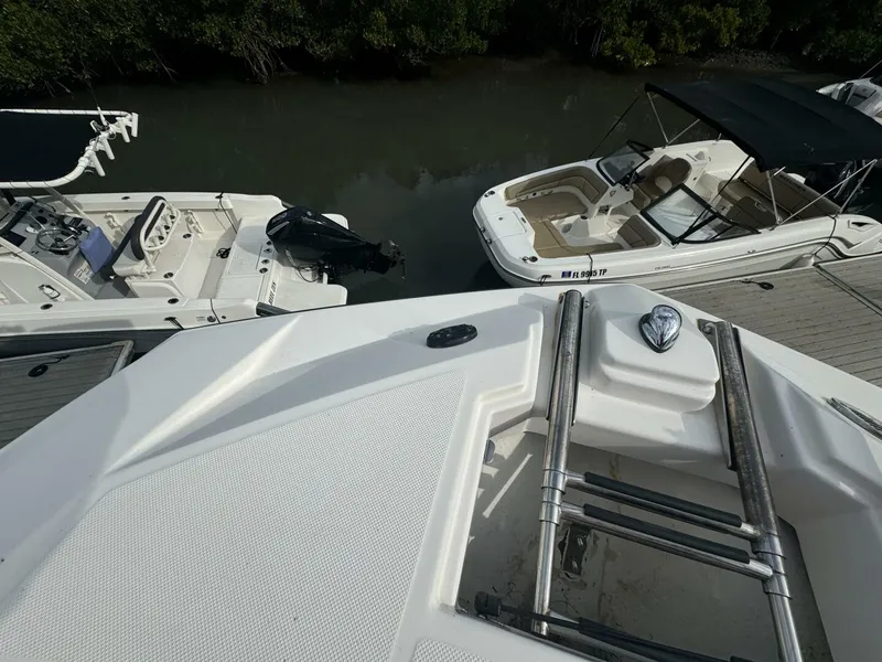 Slide: The Image of Regal 2520 FasDeck 2008 - 5034508