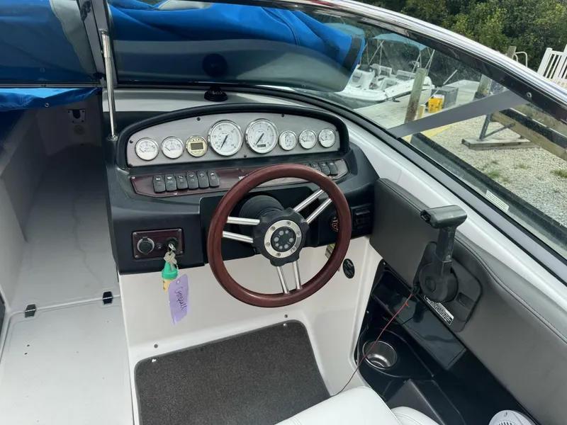 Slide: The Image of Regal 2520 FasDeck 2008 - 5034539