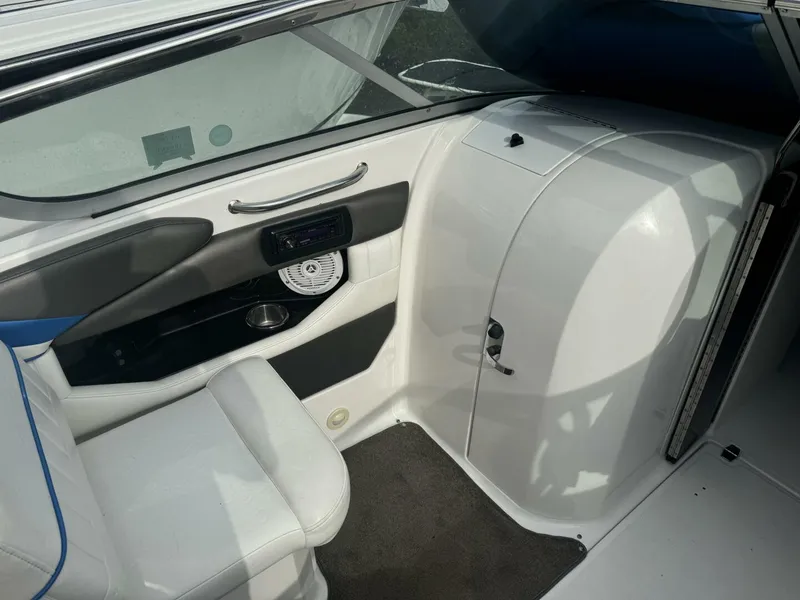 Slide: The Image of Regal 2520 FasDeck 2008 - 5034542