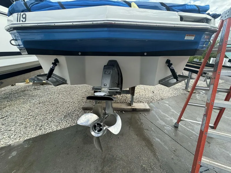 Slide: The Image of Regal 2520 FasDeck 2008 - 5034510