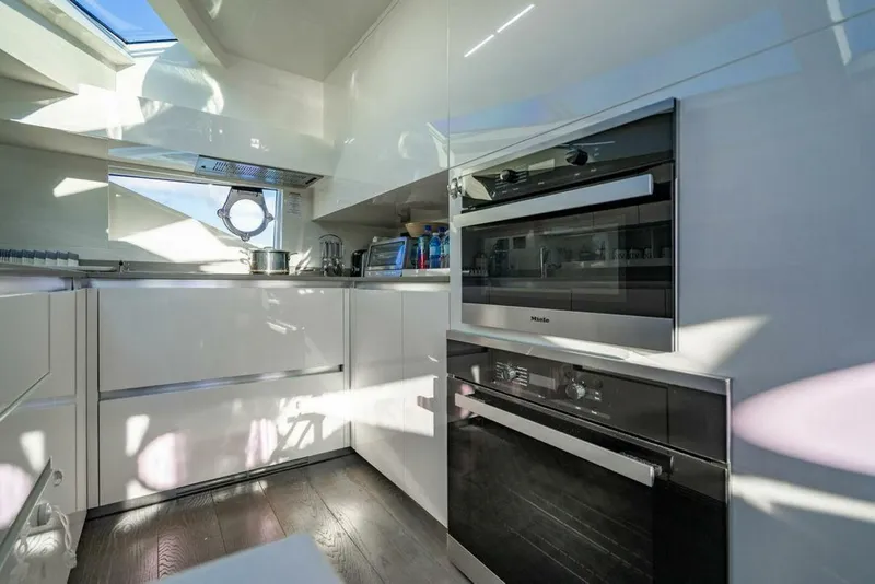 Slide: The Image of Ferretti Yachts 850 2018 - 5036731