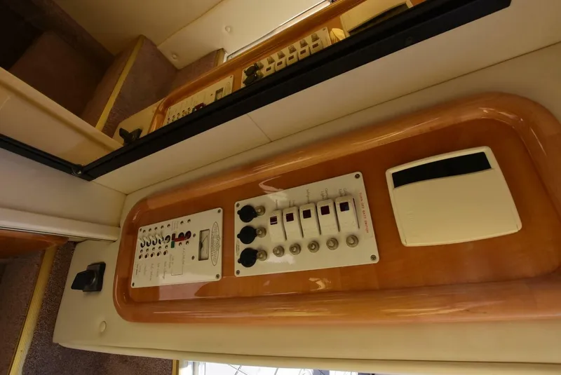 Slide: The Image of Black Thunder 46 2002 - 5036012