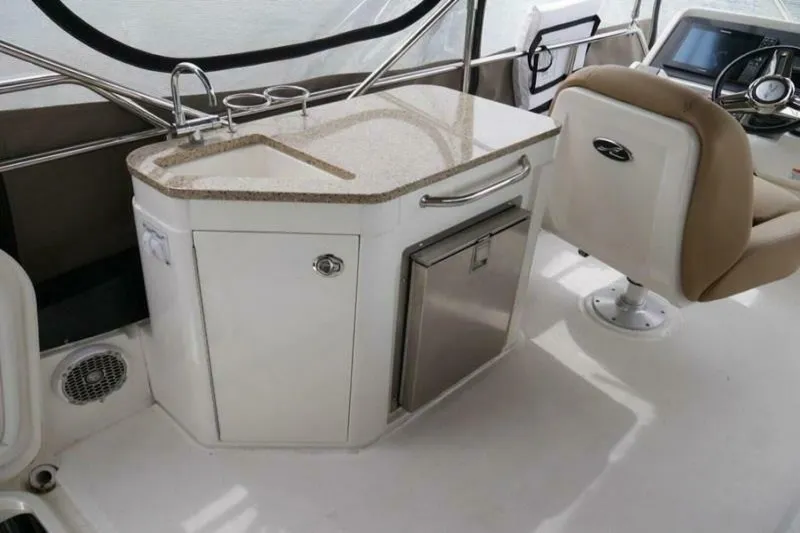 Slide: The Image of Sea Ray 400 Fly 2017 - 5036610