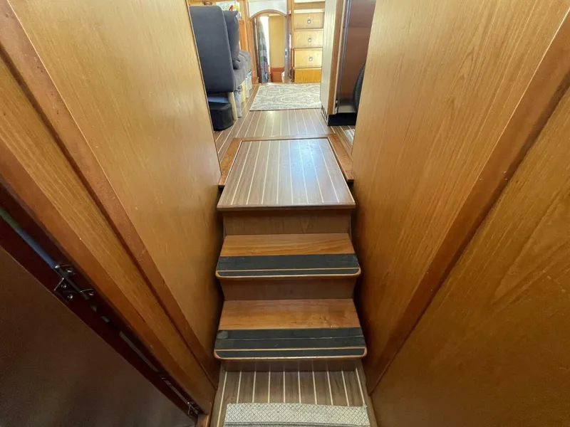 Slide: The Image of Mainship 430 Aft Cabin 3SR Trawler 2005 - 5037092
