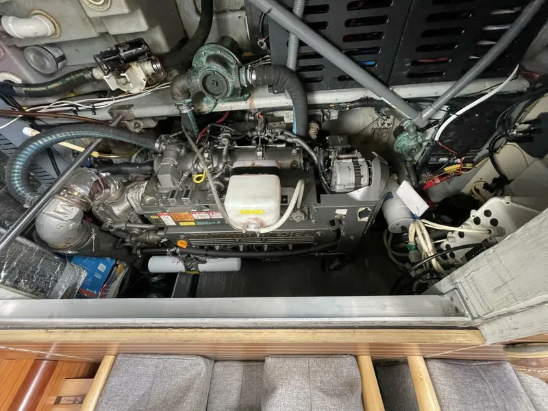 Slide: The Image of Mainship 430 Aft Cabin 3SR Trawler 2005 - 5037094