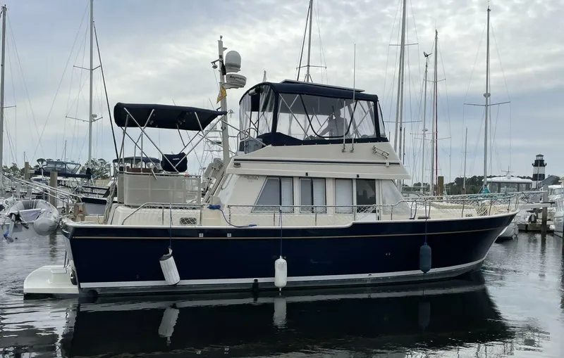 Slide: The Image of Mainship 430 Aft Cabin 3SR Trawler 2005 - 5037061