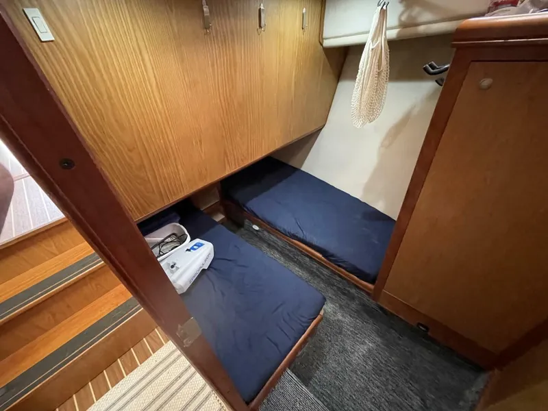 Slide: The Image of Mainship 430 Aft Cabin 3SR Trawler 2005 - 5037160