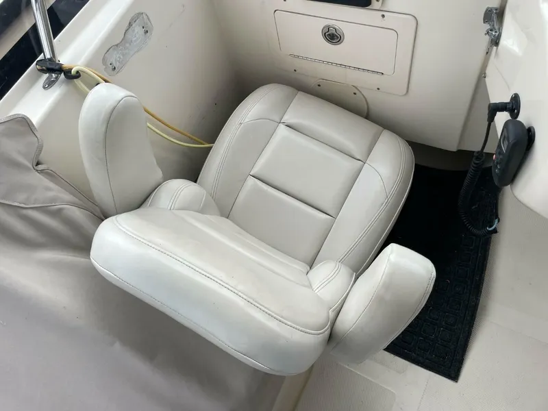 Slide: The Image of Mainship 430 Aft Cabin 3SR Trawler 2005 - 5037161