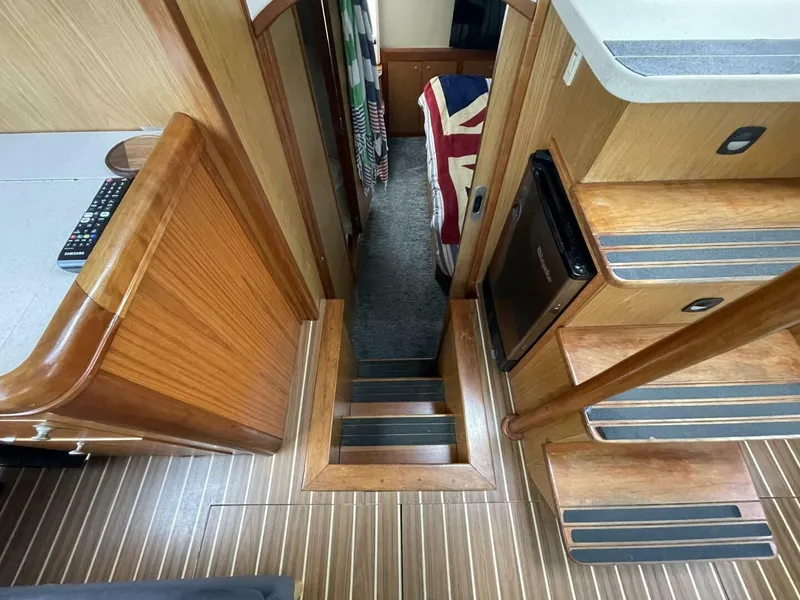 Slide: The Image of Mainship 430 Aft Cabin 3SR Trawler 2005 - 5037180