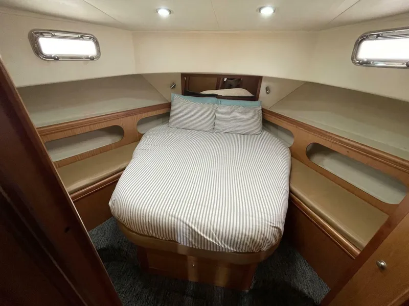 Slide: The Image of Mainship 430 Aft Cabin 3SR Trawler 2005 - 5037192