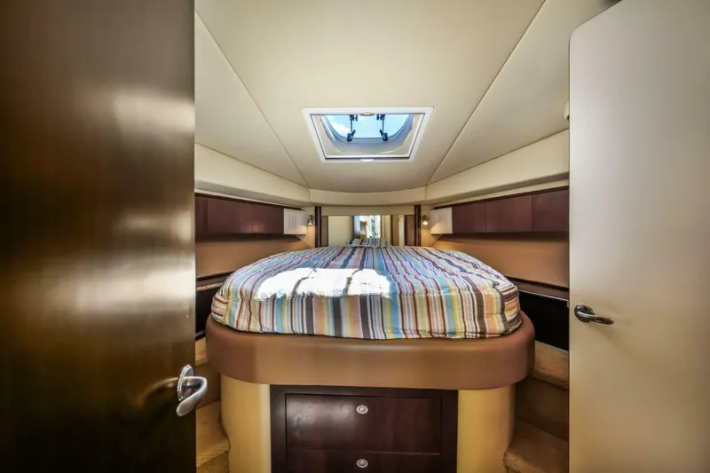 Slide: The Image of Sea Ray 420 Sedan Bridge 2005 - 5039512