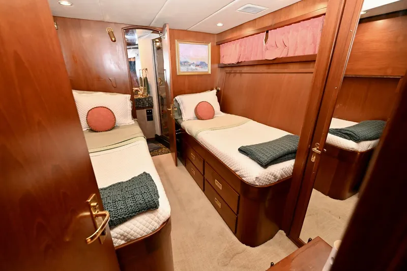 Slide: The Image of Palmer Johnson Motor Yacht 1984 - 5445848