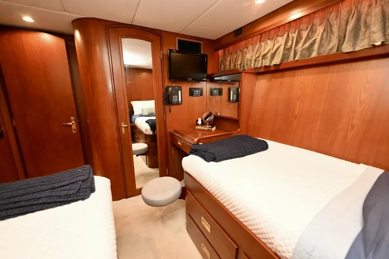 Slide: The Image of Palmer Johnson Motor Yacht 1984 - 5445853