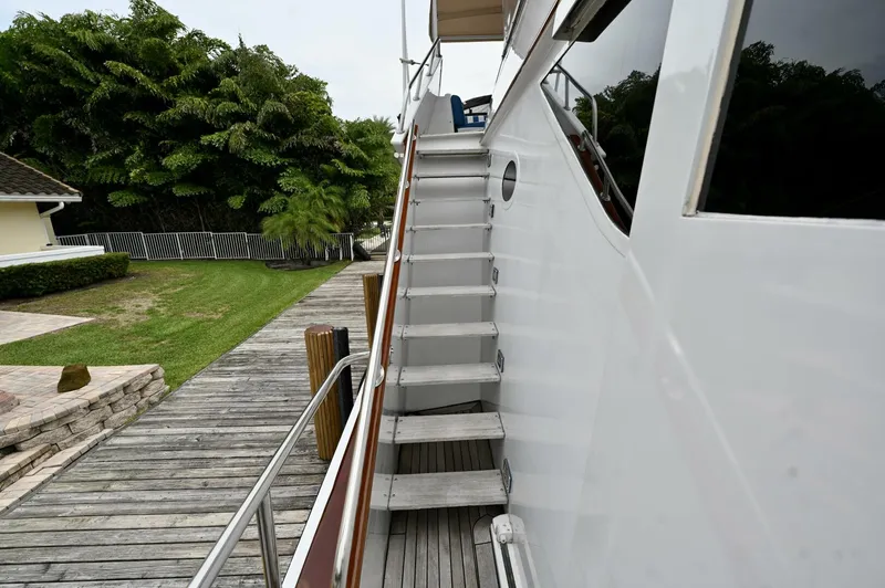 Slide: The Image of Palmer Johnson Motor Yacht 1984 - 5445881