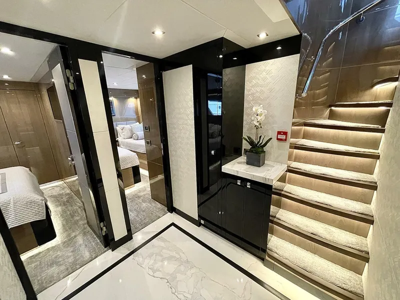 Slide: The Image of Hargrave Skylounge Flush Deck 2021 - 5044386