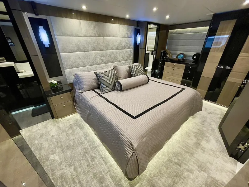 Slide: The Image of Hargrave Skylounge Flush Deck 2021 - 5042538