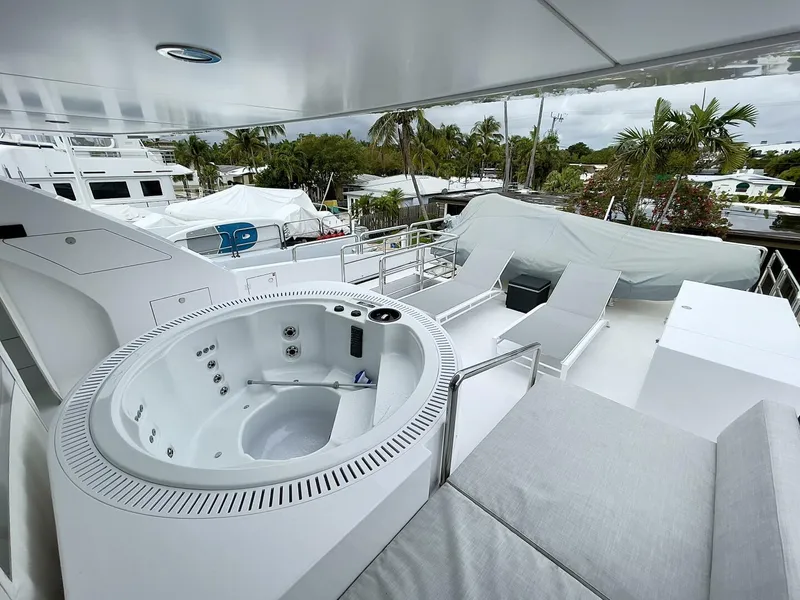 Slide: The Image of Hargrave Skylounge Flush Deck 2021 - 5042530