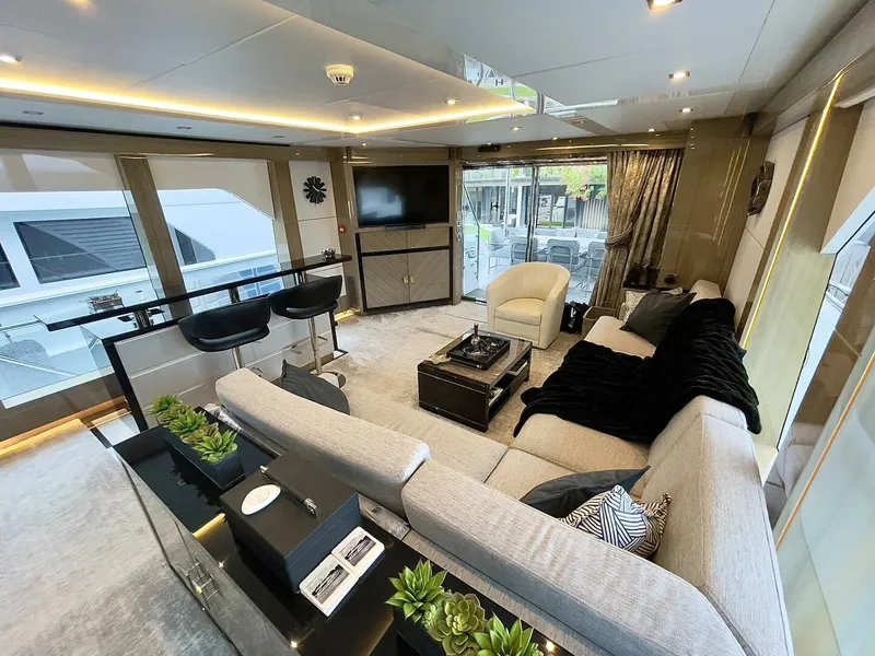 Slide: The Image of Hargrave Skylounge Flush Deck 2021 - 5042529