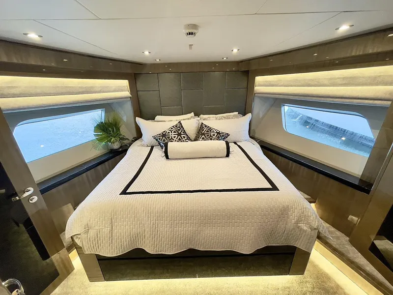 Slide: The Image of Hargrave Skylounge Flush Deck 2021 - 5044377