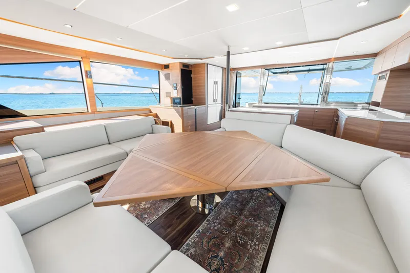 Slide: The Image of Aquila 54 2022 - 5823820