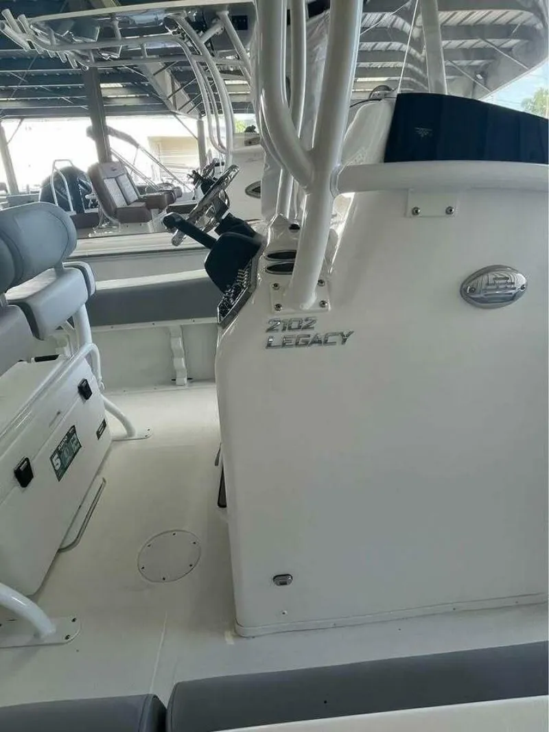 Slide: The Image of NauticStar 2102 Legacy 2022 - 5043181