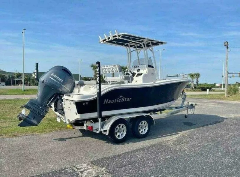The Image of NauticStar 2102 Legacy 2022 - 7511213