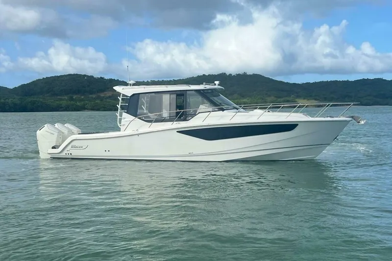 Slide: The Image of Boston Whaler Conquest 405 2022 - 5043015