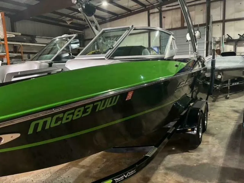 Slide: The Image of MB MB SPORTS B52 21 Classic 2017 - 5182532