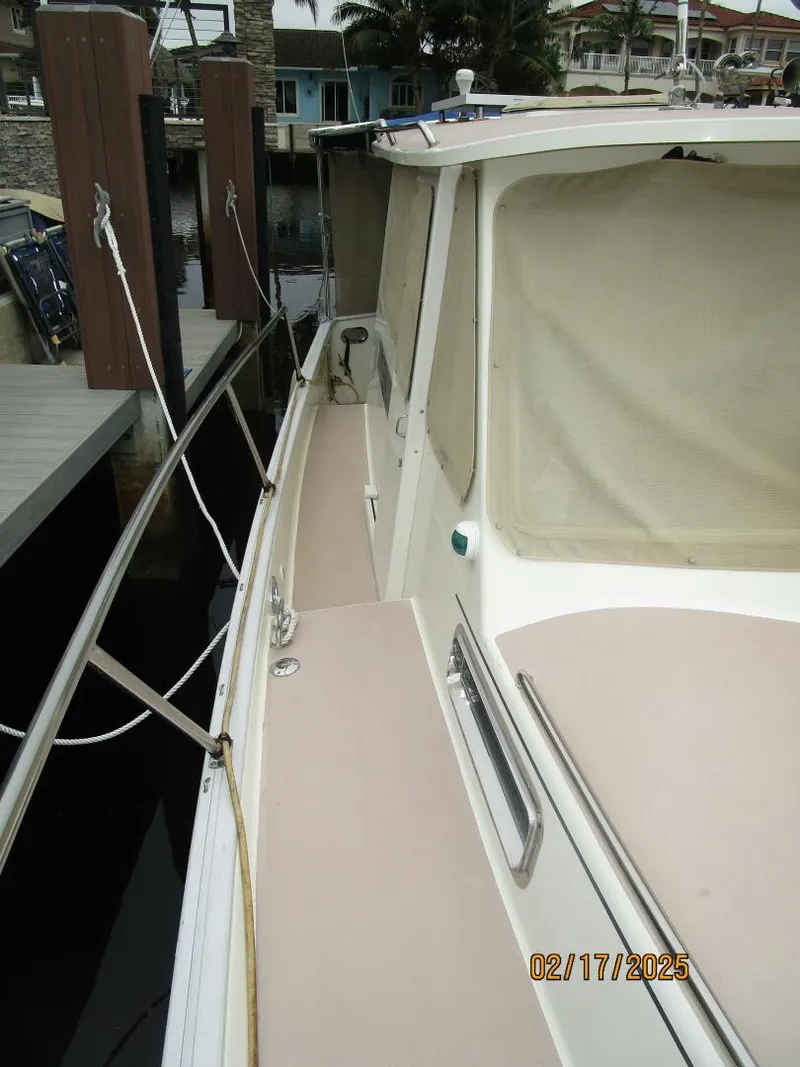 Slide: The Image of 34' Legacy starboard side deck2 - 5047510
