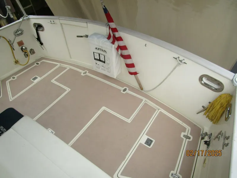 Slide: The Image of 34' Legacy cockpit2 - 5047400