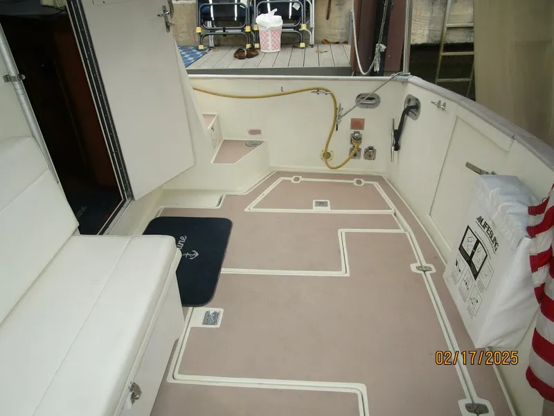 Slide: The Image of 34' Legacy cockpit starboard - 5047393