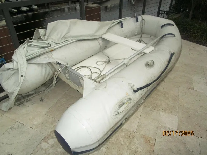 Slide: The Image of 34' Legacy tender2 - 5047514