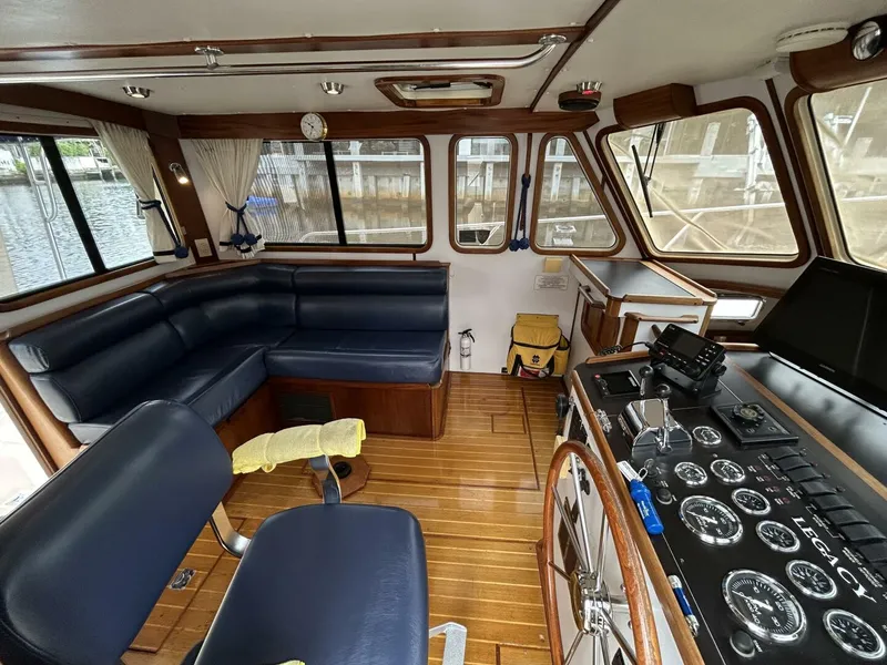 Slide: The Image of 34' Legacy salon port - 5047494