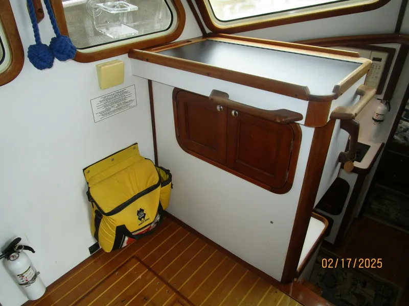 Slide: The Image of 34' Legacy salon port forward - 5047499