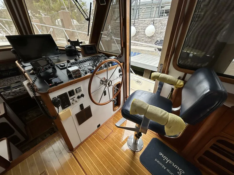 Slide: The Image of 34' Legacy helm1 - 5047454